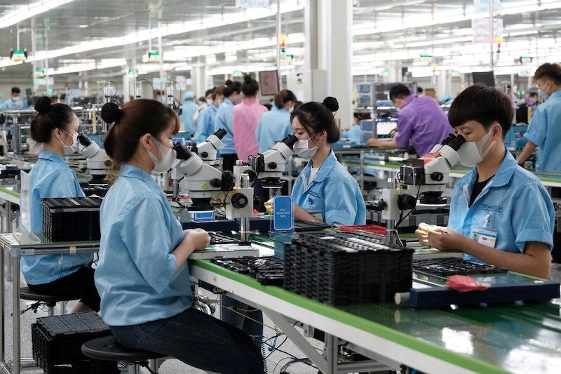 Tổng Liên đoàn Lao động Việt Nam đề xuất hai phương án tăng lương tối thiểu vùng từ năm 2027